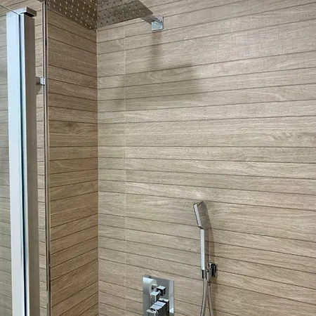 Larios Premium Malaga